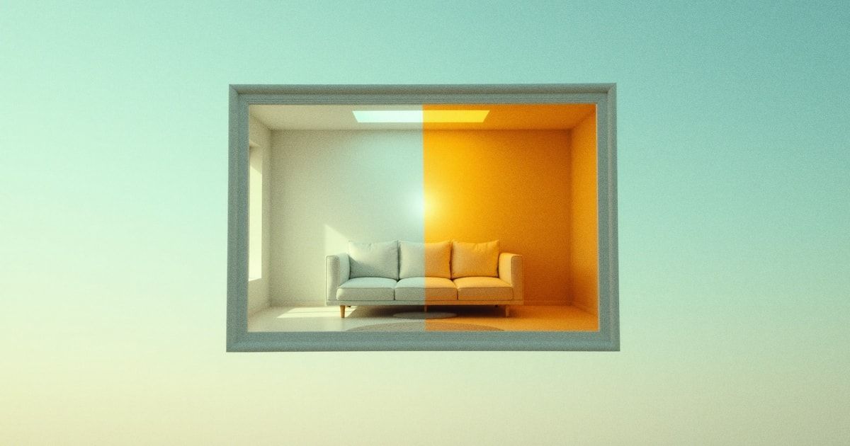 Cadre flottant montrant un salon avant/après, teal et ambre, symbole du comparatif d'outils IA de home staging virtuel gratuit.